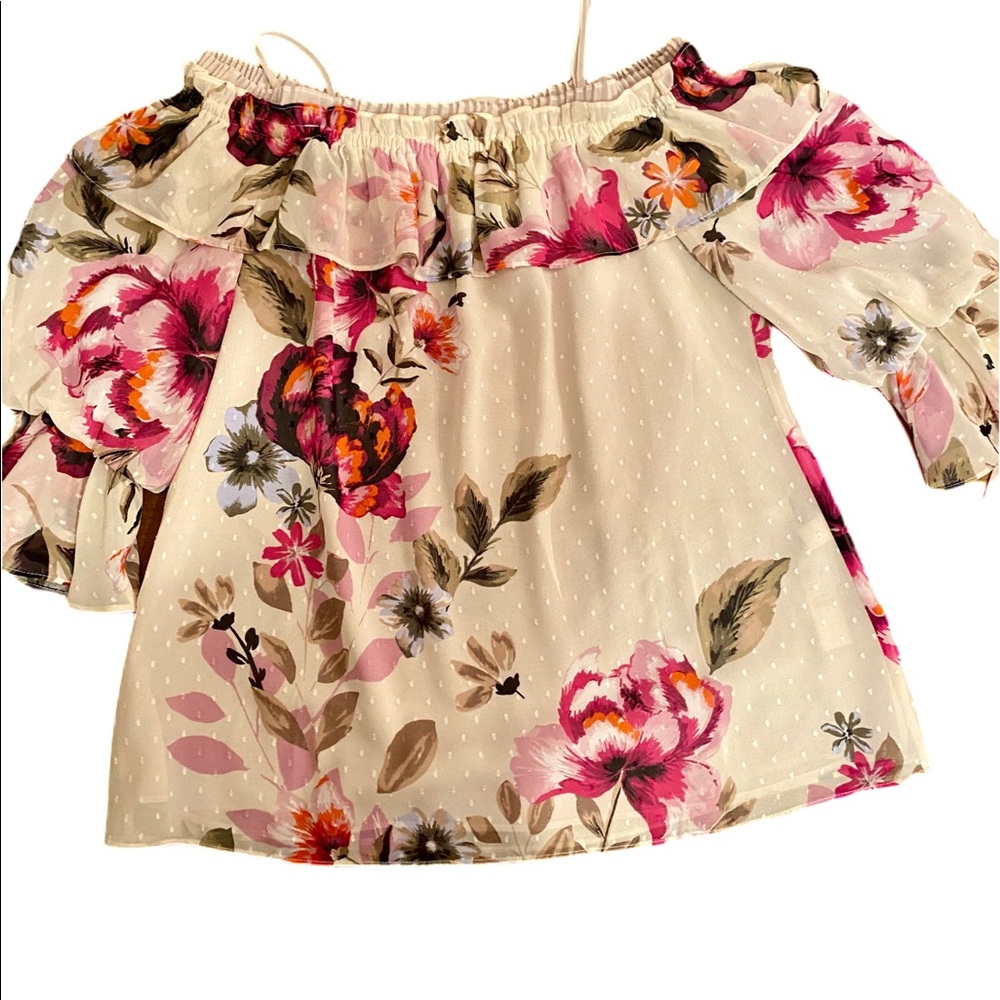 White House/Black House off shoulder floral blouse